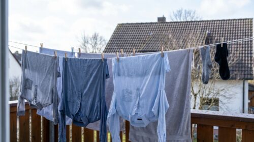 Warum du deine Wäsche im März besser nicht mittags draußen trocknen solltest